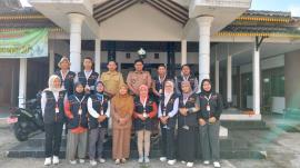 Petugas Sensus Ekonomi 2026 Lakukan Komunikasi dengan Lurah Dadapayu sebelum terjun ke Lapangan